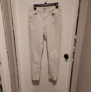 White denim skinny jeans